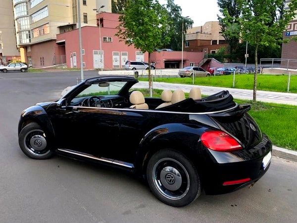  аренда Volkswagen Beetle черный кабриолет без водителя