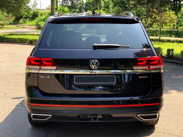 Volkswagen Atlas заказать внедорожник на прокат с водителем без водителя