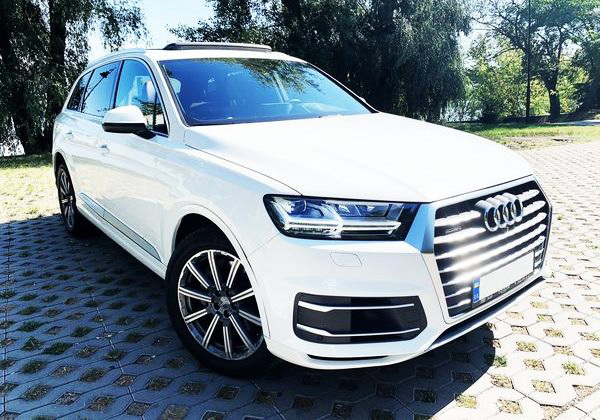 Внедорожник на свадьбу Audi Q7 белая прокат аренда