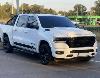 Пикап Dodge Ram черный заказать на прокат с водителем без водителя