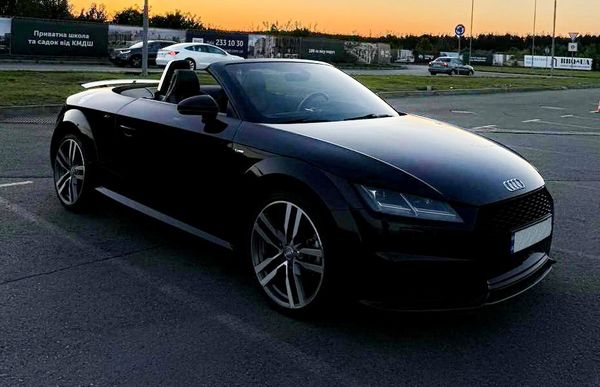 Audi TT S-line Quttro черный авто с водителем на свадьбу кабриолет для фото 