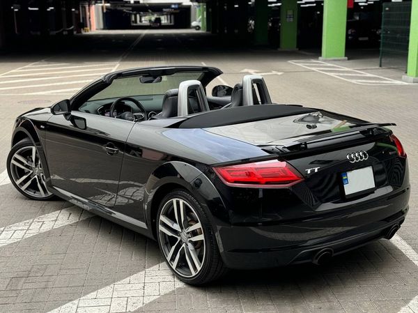 Audi TT S-line Quttro черный авто с водителем на свадьбу кабриолет для фото 