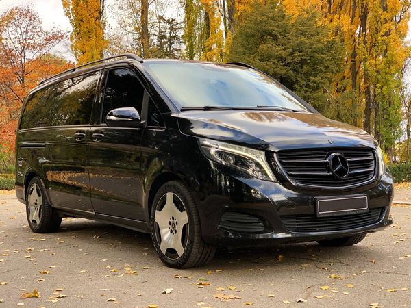 Микроавтобус Mercedes V класс с водителем без водителя заказать бус на свадьбу