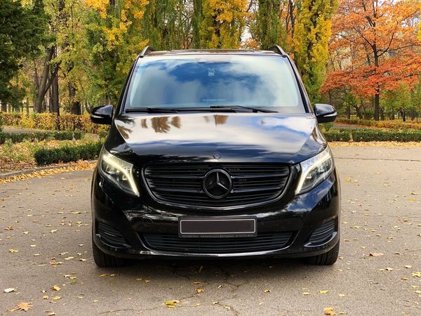 Микроавтобус Mercedes V класс с водителем без водителя заказать бус на свадьбу