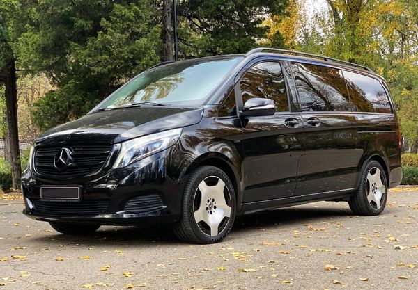 Микроавтобус Mercedes V класс с водителем без водителя заказать бус на свадьбу