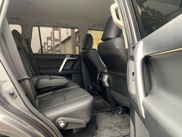 Прокат Toyota Prado 70 Anniversary без водія 