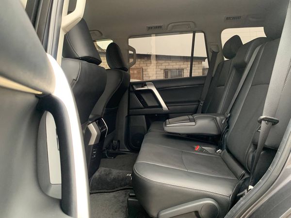 Прокат Toyota Prado 70 Anniversary без водія 