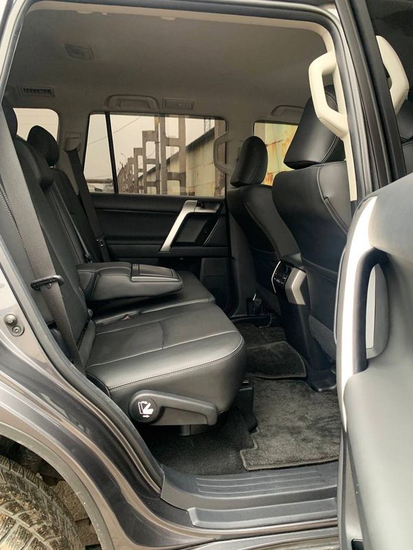 Прокат Toyota Prado 70 Anniversary без водія 