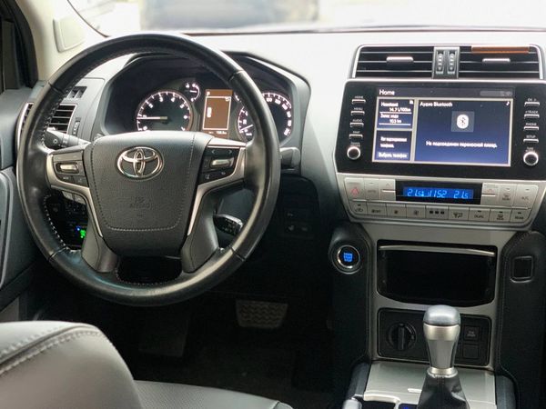 Прокат Toyota Prado 70 Anniversary без водія 