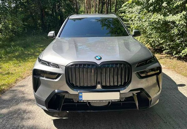 Оренда BMW X7 40D 2024 рік cірий з водієм