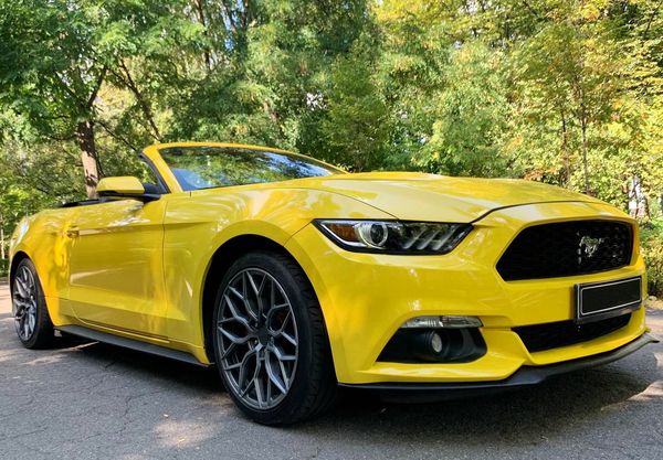 Ford Mustang желтый кабриолет аренда прокат с водителем без водителя