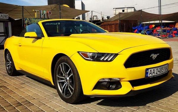 Ford Mustang желтый кабриолет прокат форд мустанг без водителя