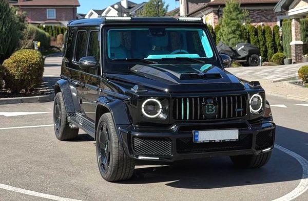 Mercedes-Benz G800 Brabus Tiffany — прокат «Гелік» в Києві 