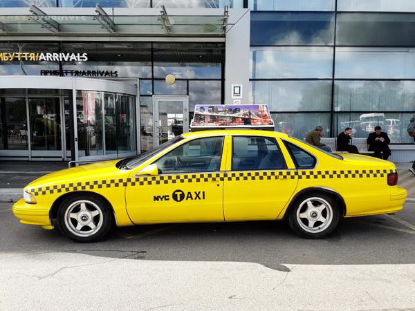 Аренда Chevrolet Caprice автомобиль желтое такси 