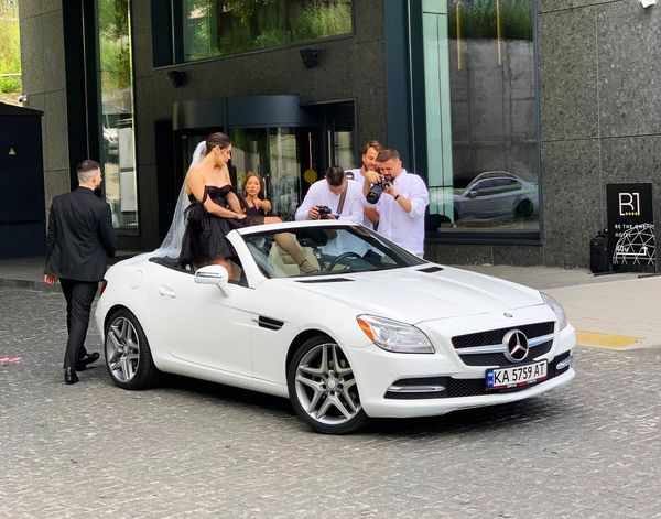 Кабриолет Mercedes SLK 250 белый прокат без водителя для свадьбы фотосессии съемки