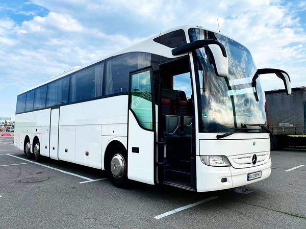 Mercedes Turizmo заказать автобус на 50 мест свадьба трансефры