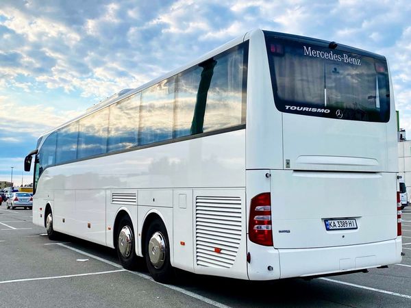 Mercedes Turizmo заказать автобус на 50 мест свадьба трансефры