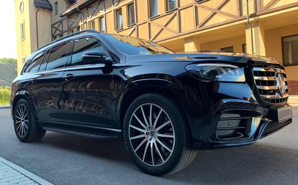 Позашляховик Mercedes Benz Gls AMG 400 прокат оренда джип на весілля