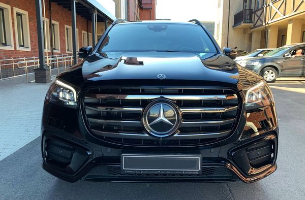 Позашляховик Mercedes Benz Gls AMG 400 прокат оренда джип на весілля