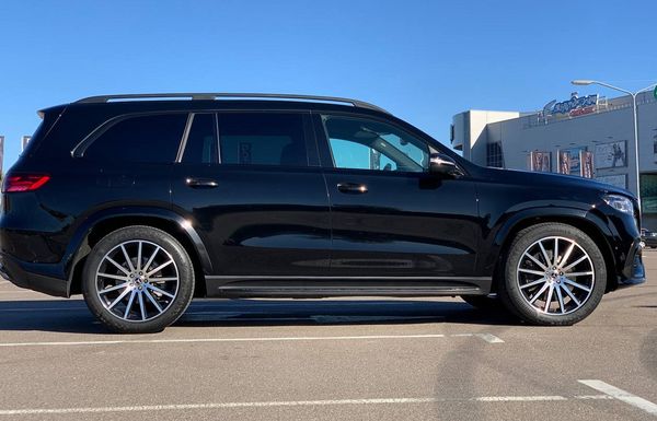 Позашляховик Mercedes Benz Gls AMG 400 прокат оренда джип на весілля