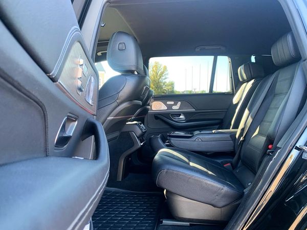 Позашляховик Mercedes Benz Gls AMG 400 прокат оренда джип на весілля