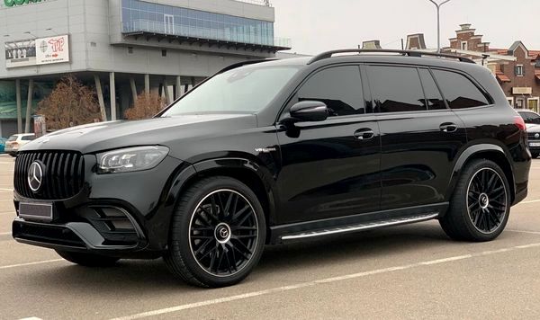 Позашляховик Mercedes-Benz Gls 63 AMG з водієм або без