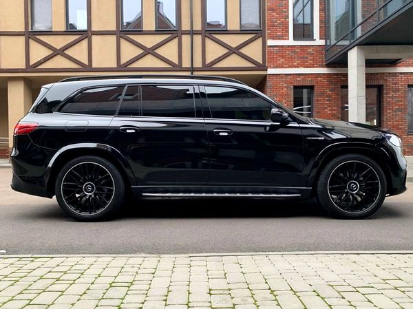 Позашляховик Mercedes-Benz Gls 63 AMG з водієм або без