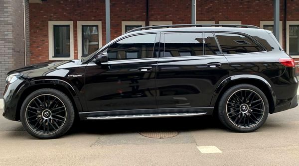 Позашляховик Mercedes-Benz Gls 63 AMG з водієм або без