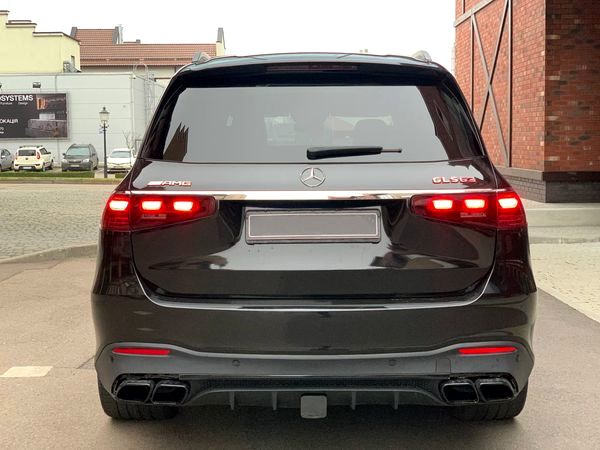 Позашляховик Mercedes-Benz Gls 63 AMG з водієм або без