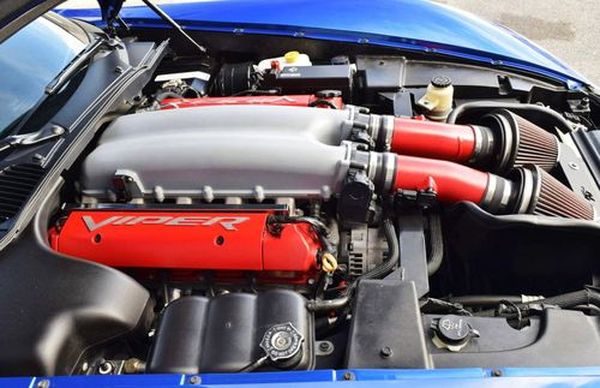 Спорткар Dodge Viper SRT-10 синий взять в аренду с водителем