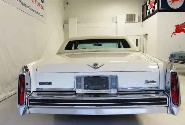 Cadillac de Ville белый ретро авто прокат аренда для съемки свадьбы