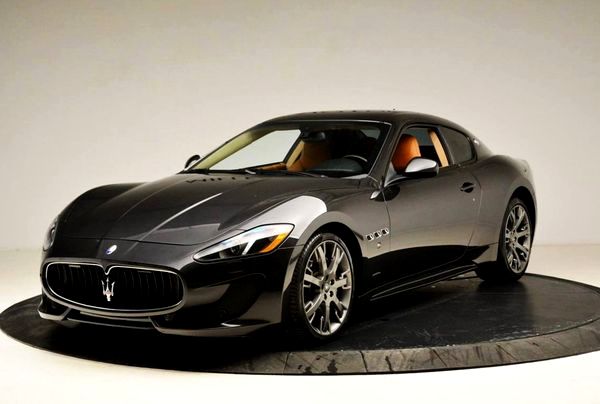 Maserati Granturismo серый арендовать спорткар на свадьбу съемки кино фото