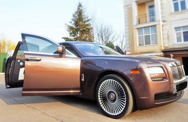 Rolls Royce Ghost vip прокат аренда лакшери авто с водителем в Киеве