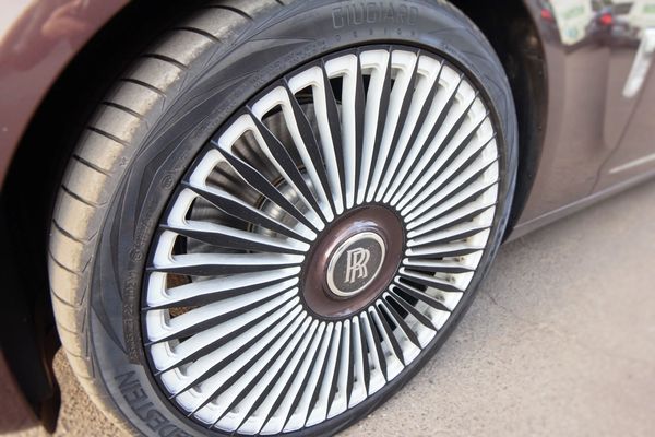 Rolls Royce Ghost vip прокат аренда лакшери авто с водителем в Киеве