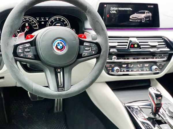 BMW M5 аренда прокат авто на свадьбу съемки с водителем без водителя