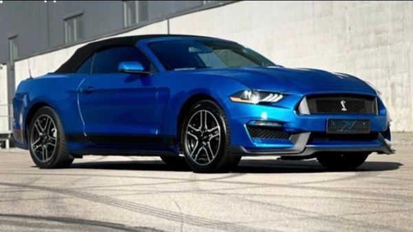Ford Mustang GT синий кабриолет взять на прокат без водителя арендовать с водителем на съемки