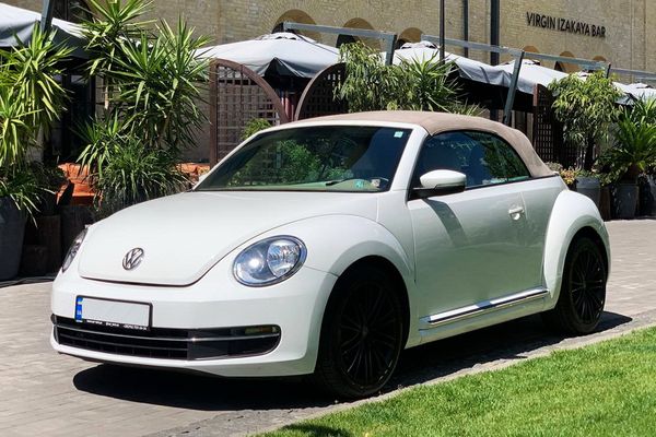 Volkswagen Beetle белый прокат без водителя на свадьбу трансфер