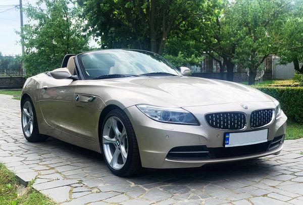 Аренда авто BMW Z4 Cabrio кабриолет без водителя на прокат