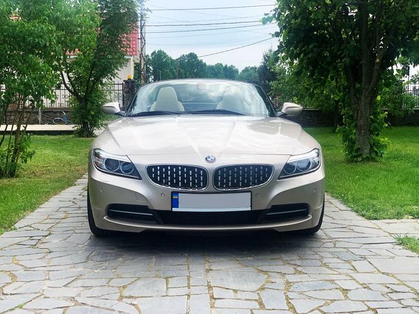 Аренда авто BMW Z4 Cabrio кабриолет без водителя на прокат