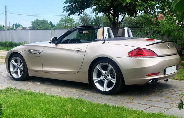 Аренда авто BMW Z4 Cabrio кабриолет без водителя на прокат