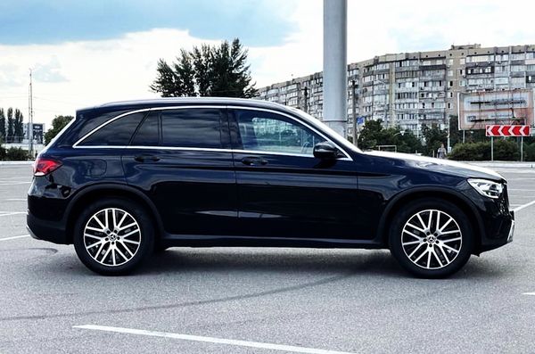 Mercedes GLC 300 черный внедорожник аренда с водителем киев джип