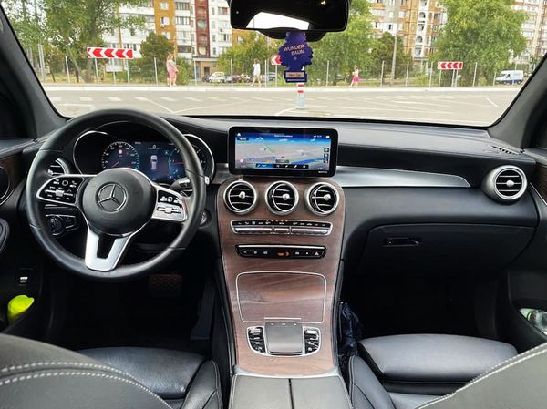 Mercedes GLC 300 черный внедорожник аренда с водителем киев джип