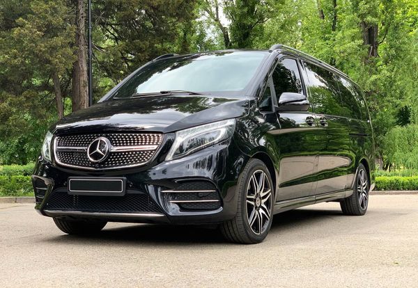 Mercedes Benz V Class аренда с водителем микроавтобус на прокат без водителя на свадьбу 