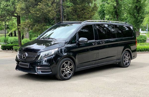 Mercedes Benz V Class аренда с водителем микроавтобус на прокат без водителя на свадьбу 