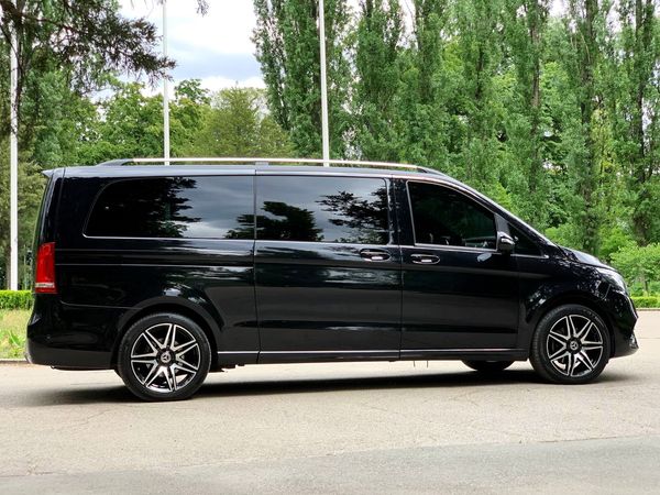 Mercedes Benz V Class аренда с водителем микроавтобус на прокат без водителя на свадьбу 