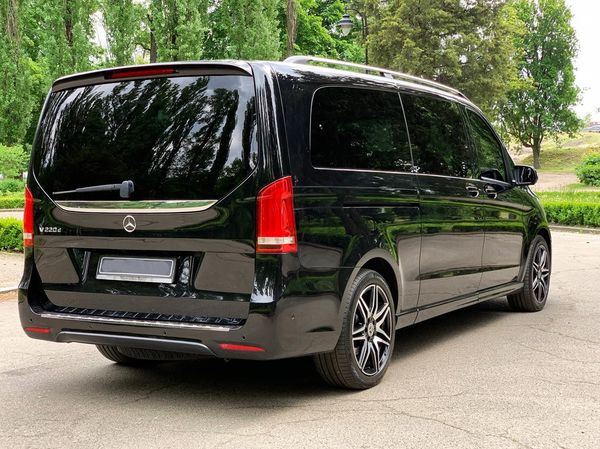 Mercedes Benz V Class аренда с водителем микроавтобус на прокат без водителя на свадьбу 