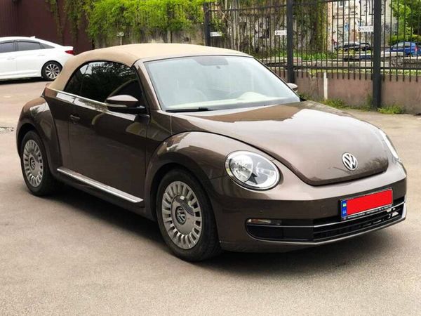 Аренда Volkswagen Beetle шоколадный на прокат без водителя с водителем