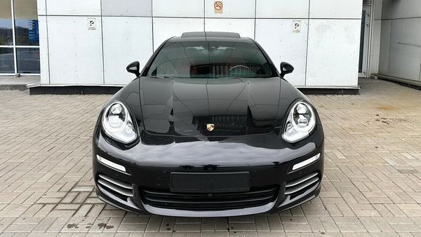 Прокат Porsche Panamera 4S Executive в Киеве без водителя на свадьбу фотосессию