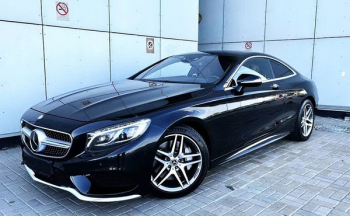 Спорткар Mercedes-Benz W217 S560 AMG Coupe черный на прокат без водителя 