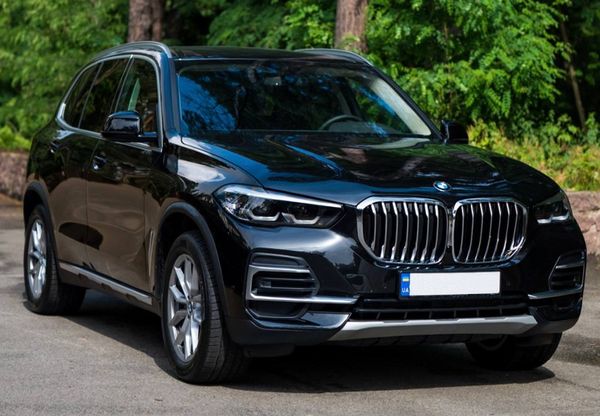 Аренда BMW X5 черный внедорожник аренда с водителем прокат без водителя 